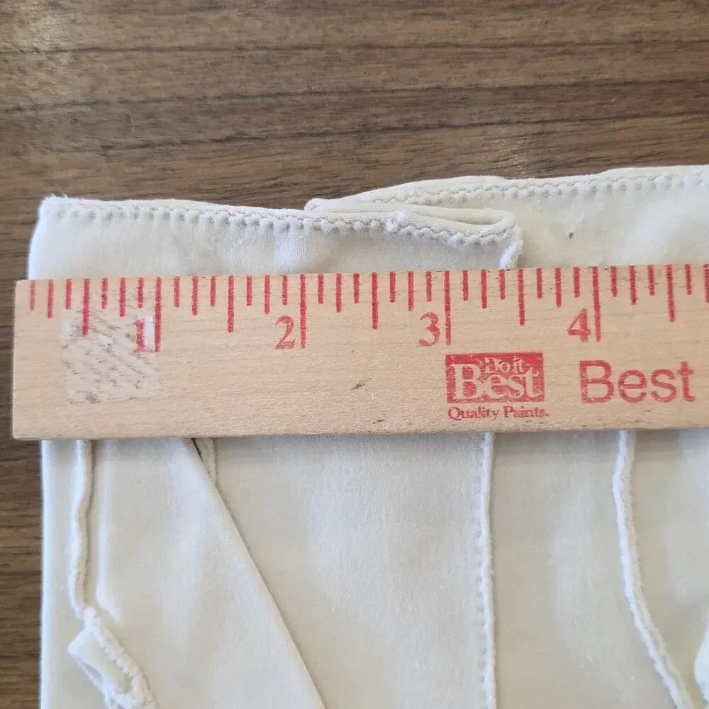 Vintage Elegant White Short Hand Stitched Nylon Blend Gloves Womens OS On Trend